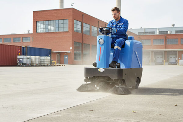 Sweeper Machines - Hygienest Industries - Ahmedabad
